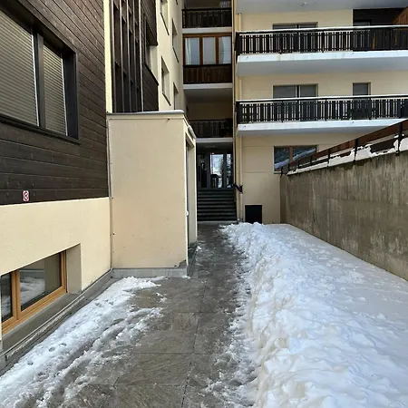 Ski-in Ski-out 4, Mountain View Appartement *
